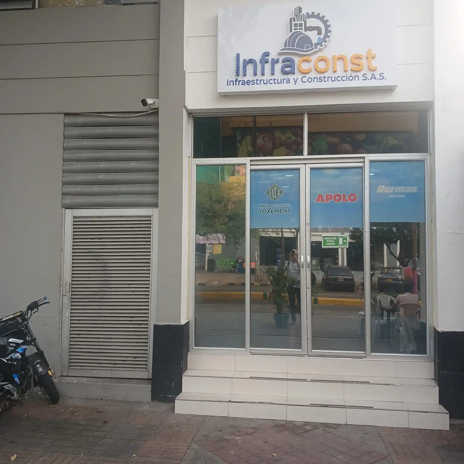 Sede de Infraconst Infraestructura y Construcción en Neiva